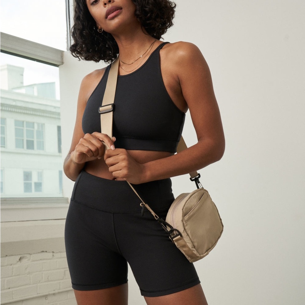United By Blue (Re)active™ 2L Convertible Crossbody in sand - Picture 8 of 8
